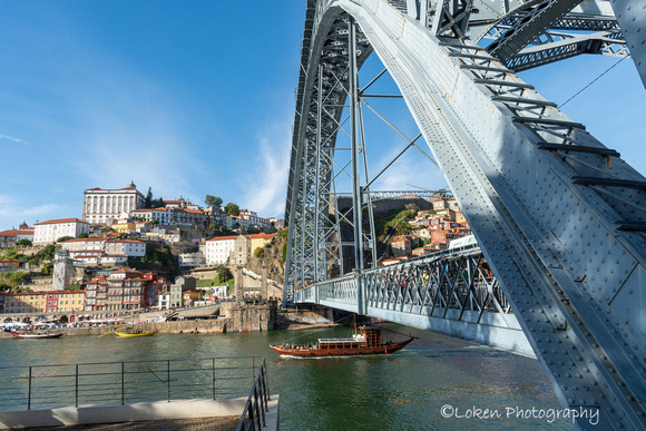 A walk around Porto and back to our Pousada.